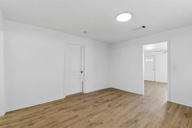 $1,050 | 920 West Ford Street, Denison, TX 75020