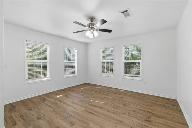 $1,050 | 920 West Ford Street, Denison, TX 75020