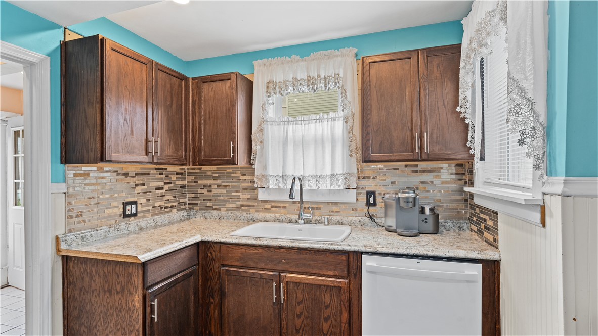 427 Elm Street Warwick, RI 02888 - Photo 17 of 36