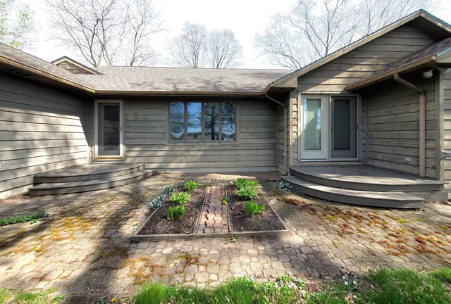 $579,900 | 1530 West Clark Street, Rensselaer, IN 47978