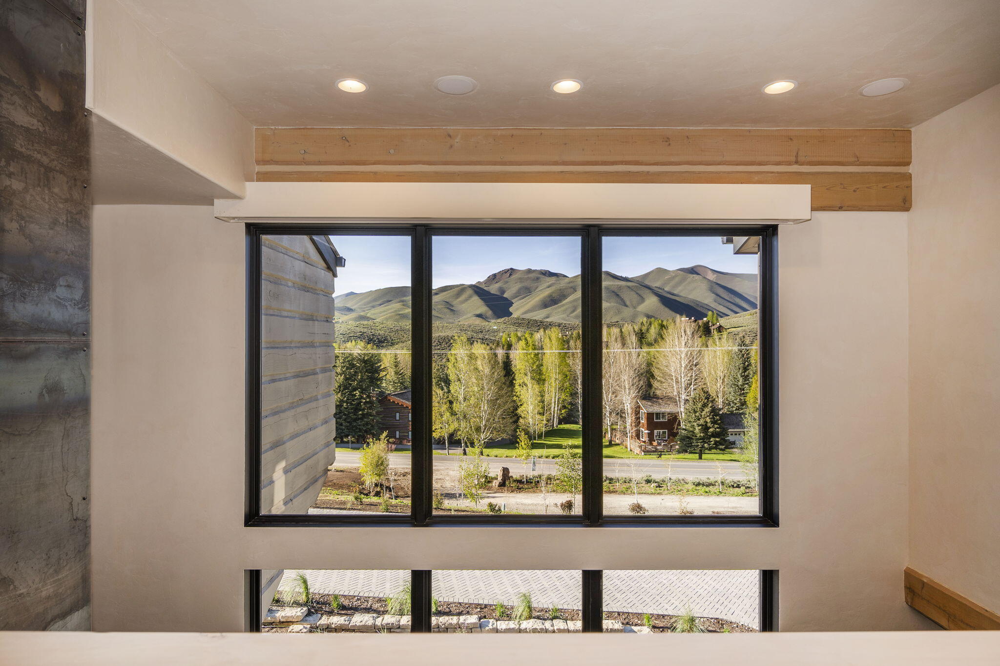 316 Juniper Road Sun Valley, ID 83353 - Photo 31 of 43 Upstairs Hall View