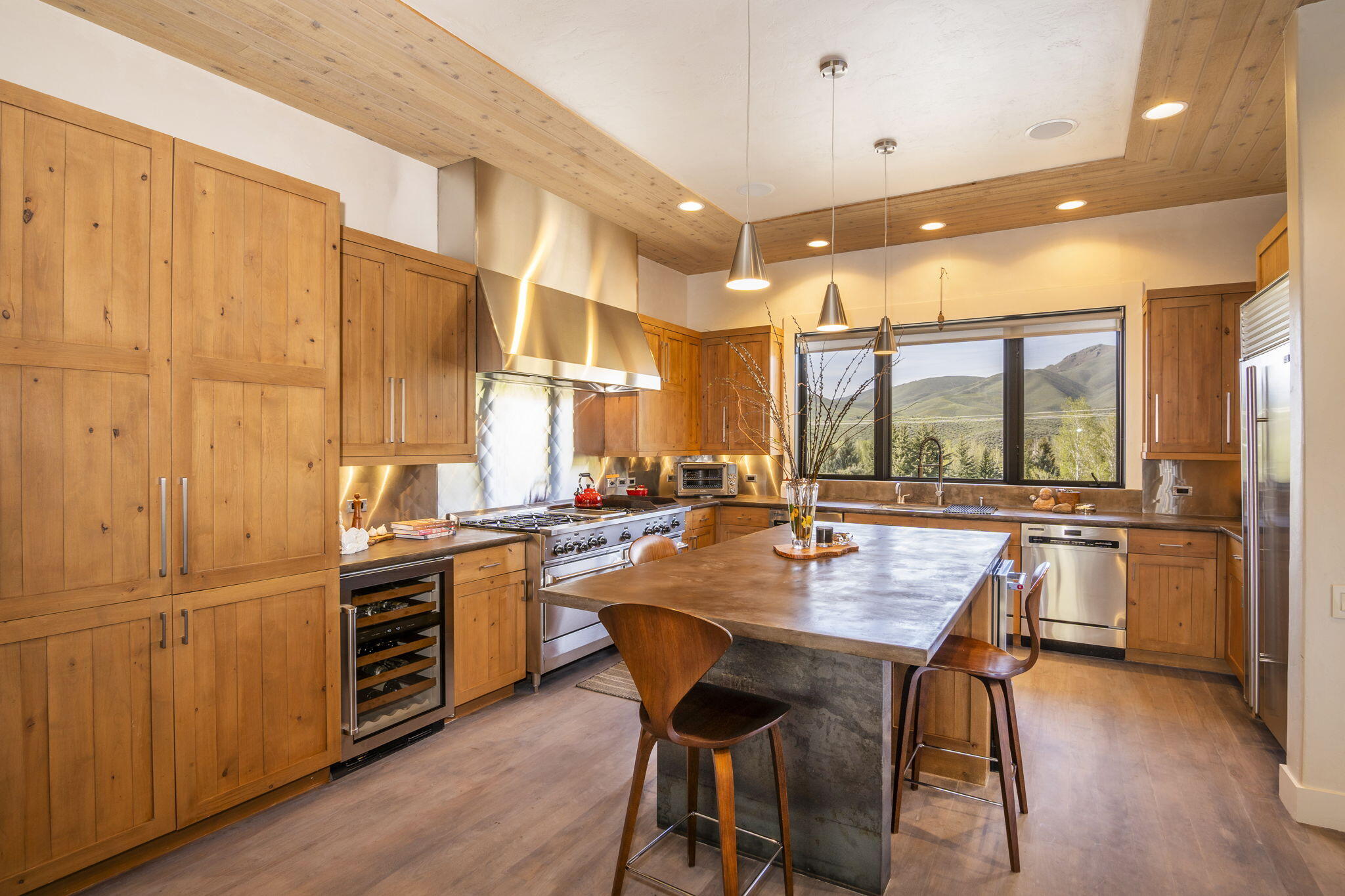 316 Juniper Road Sun Valley, ID 83353 - Photo 6 of 43 Kitchen - Full View