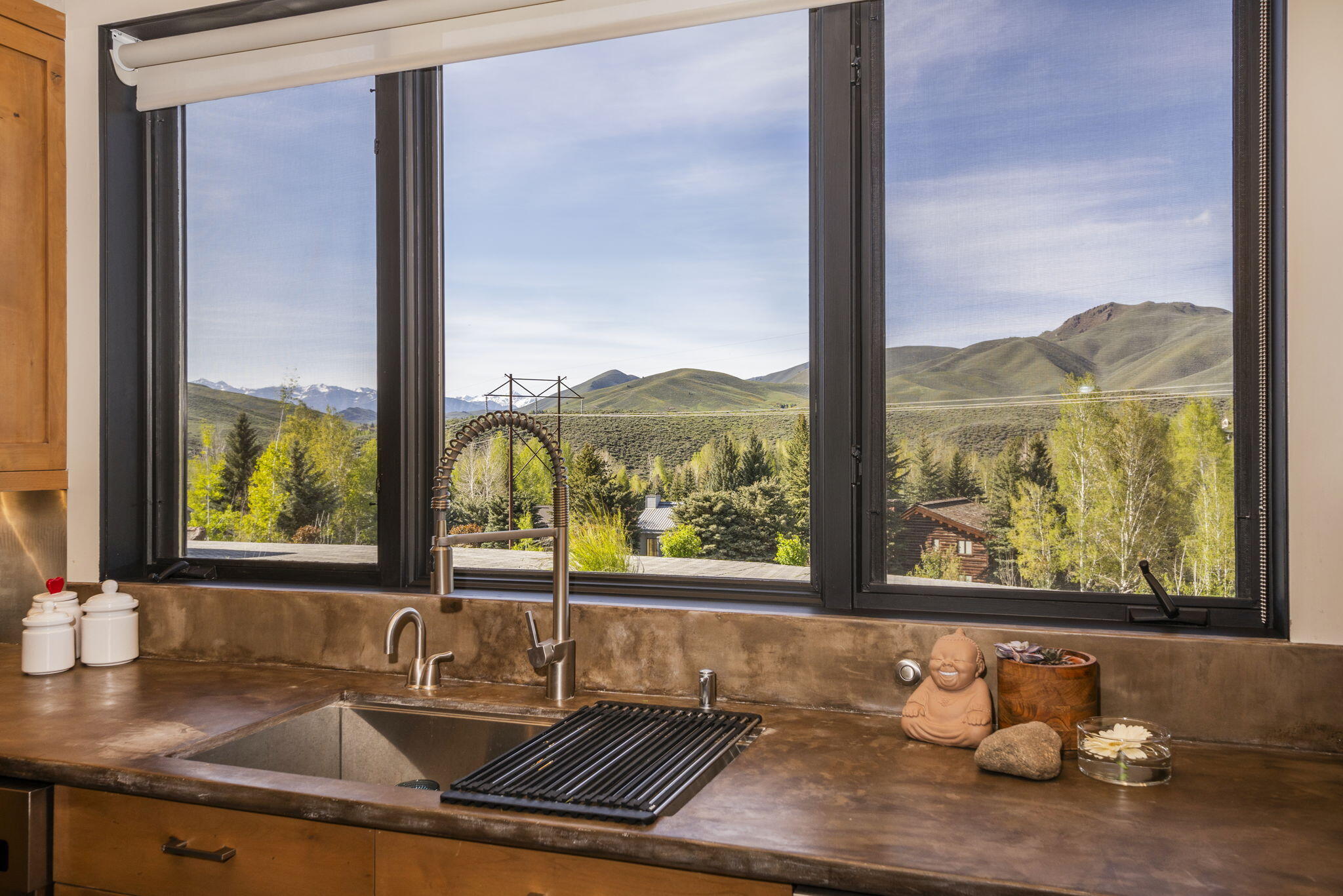 316 Juniper Road Sun Valley, ID 83353 - Photo 8 of 43 Kitchen- Full Outside View