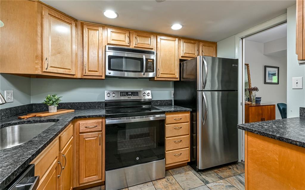 48 Foster Square Pittsburgh, PA 15212 - Photo 13 of 27 Gallery Image 13
