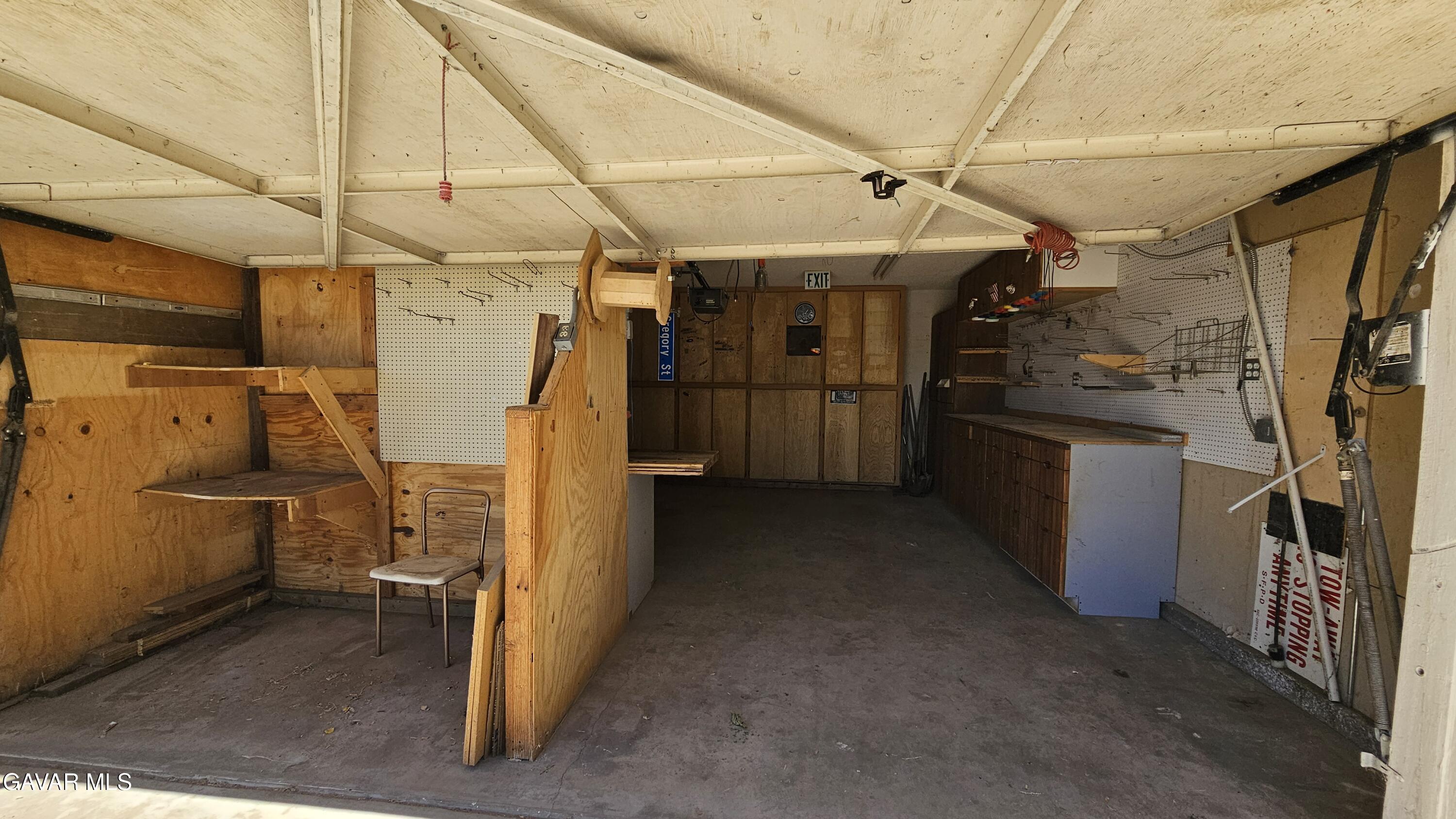 40985 174th Street East Lancaster, CA 93535 - Photo 29 of 33 Garage 1