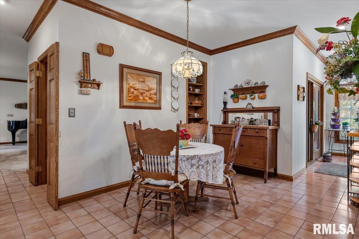 2223 Cardinal Drive Springfield, IL 62704 - Photo 33 of 88