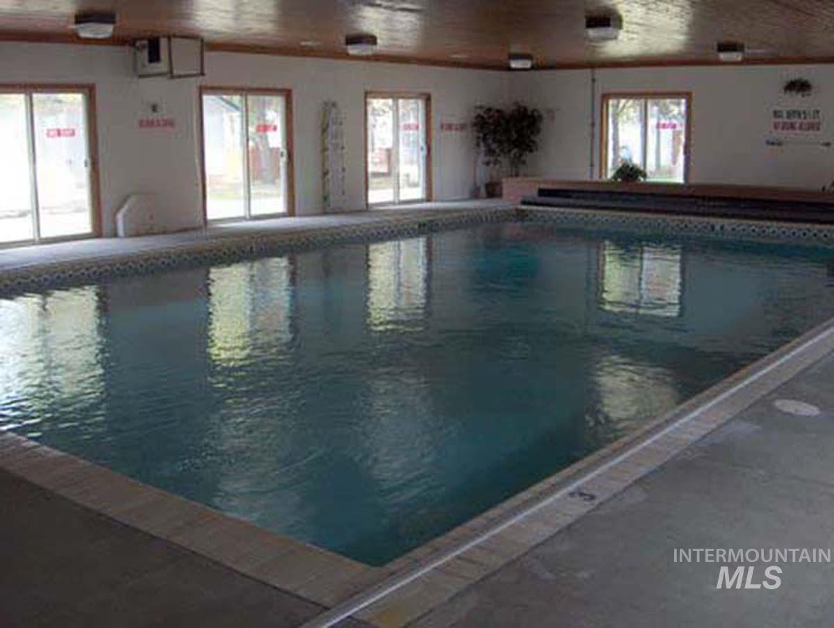 7 H Street Cascade, ID 83611 - Photo 8 of 14 Community Seasonal Pool