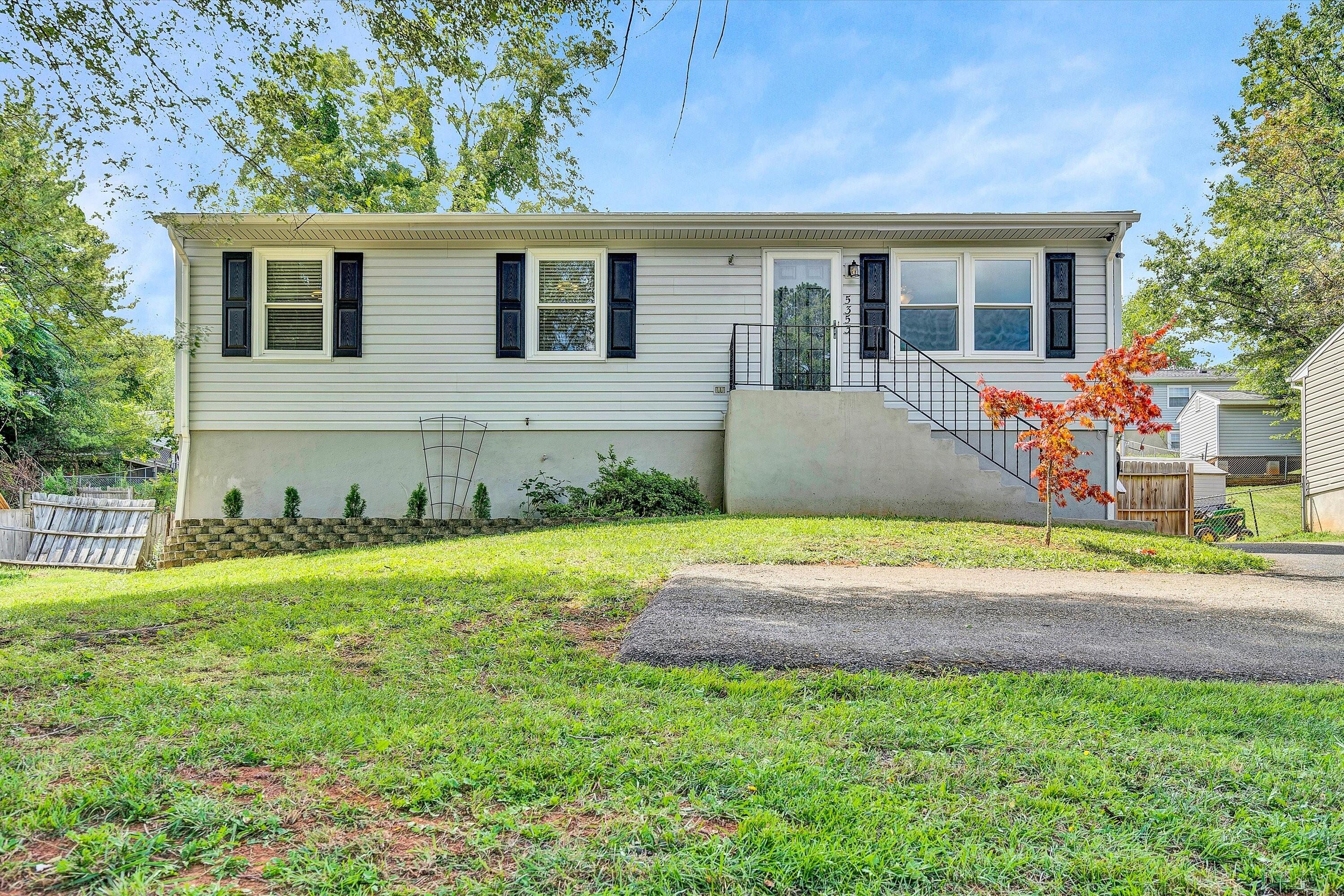 5353 Starkey Road Roanoke, VA 24018 - Photo 1 of 17 Exterior