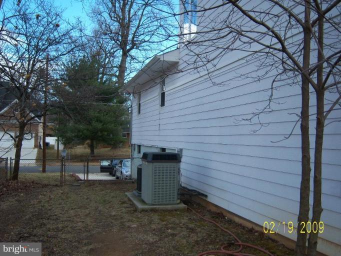 7503 Hogarth Street Springfield, VA 22151 - Photo 3 of 5 Exterior #3