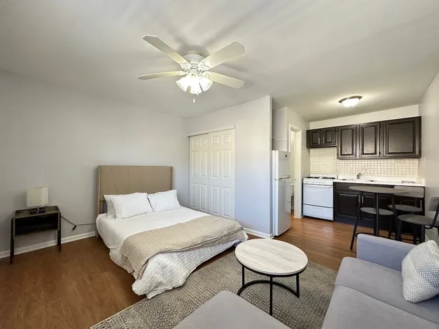 $1,150 | 4616 North Beacon Street, Unit 3H, Chicago, IL 60640