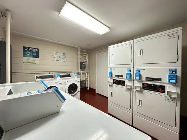 $1,150 | 4616 North Beacon Street, Unit 3H, Chicago, IL 60640