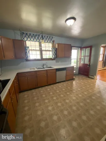 $2,800 | 1002 Windsor Avenue, Dresher, PA 19025