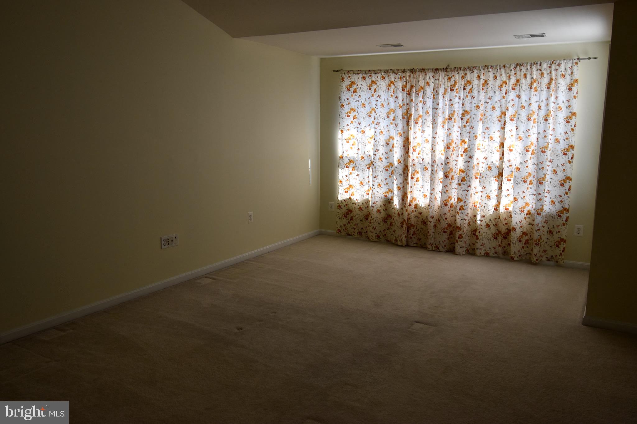 13571 Cedar Run Lane Herndon, VA 20171 - Photo 18 of 33 a view of room with window