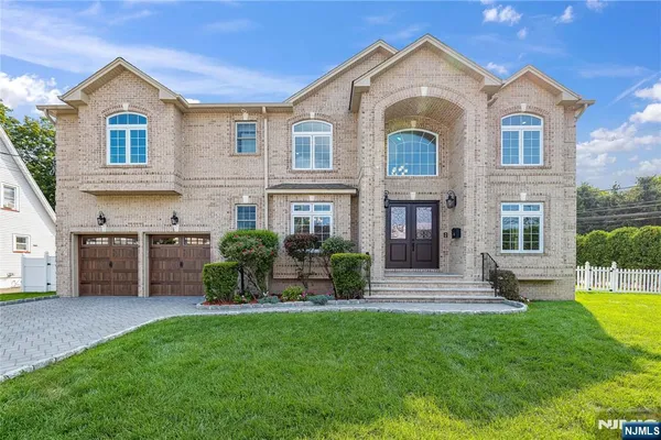 $2,195,000 | 4 Holland Avenue, Demarest, NJ 07627