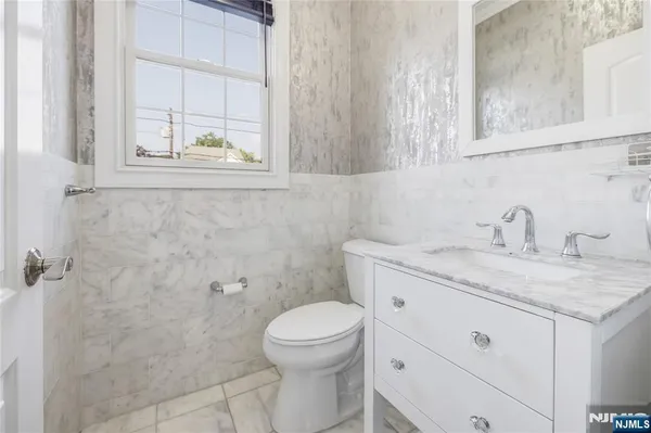 $2,195,000 | 4 Holland Avenue, Demarest, NJ 07627