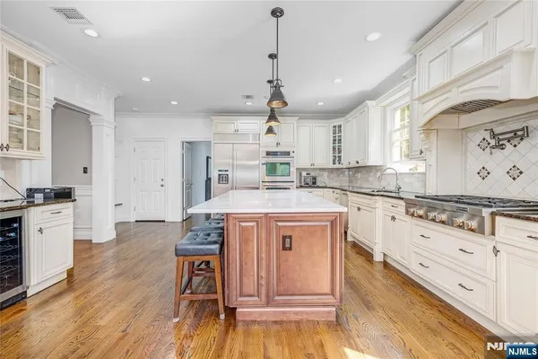 $2,195,000 | 4 Holland Avenue, Demarest, NJ 07627