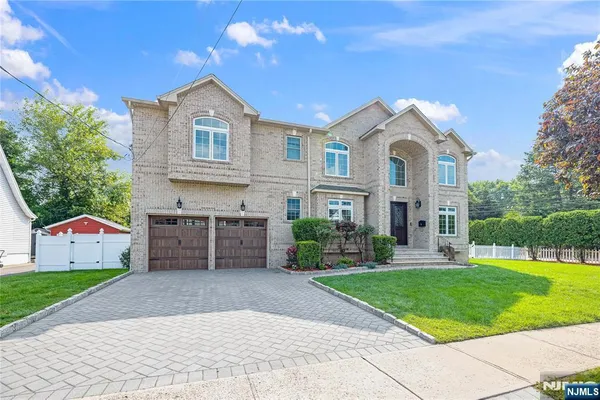 $2,195,000 | 4 Holland Avenue, Demarest, NJ 07627