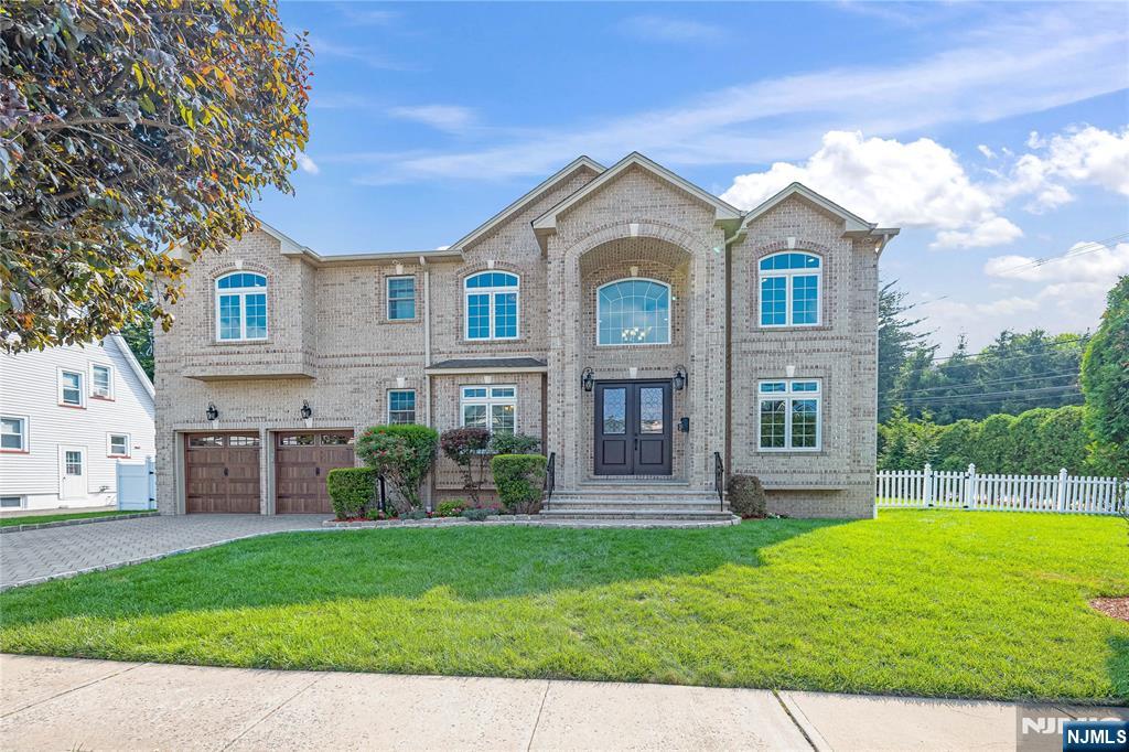 4 Holland Avenue Demarest, NJ 07627 - Photo 3 of 49