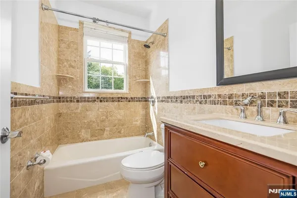 $2,195,000 | 4 Holland Avenue, Demarest, NJ 07627