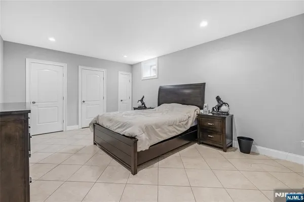 $2,195,000 | 4 Holland Avenue, Demarest, NJ 07627
