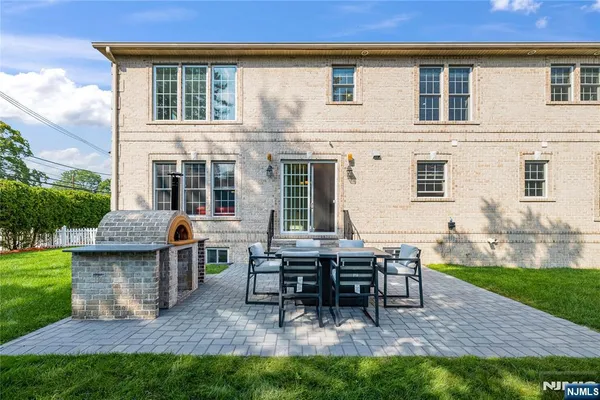 $2,195,000 | 4 Holland Avenue, Demarest, NJ 07627
