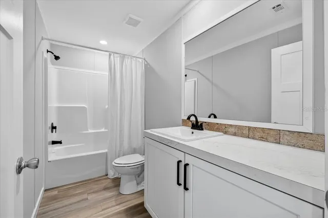 $259,700 | 24116 Armadillo Road, Astor, FL 32102