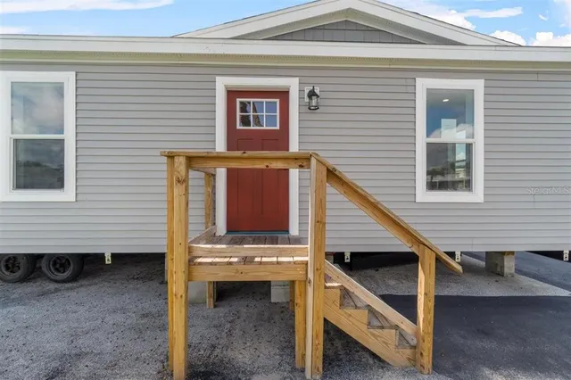 $259,900 | 24116 Armadillo Road, Astor, FL 32102