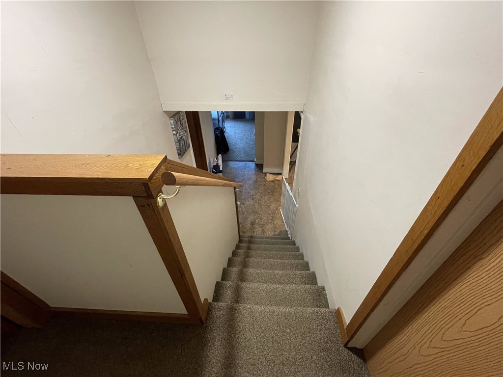 12337 Vincent Road Mount Vernon, OH 43050 - Photo 26 of 34 View of stairs