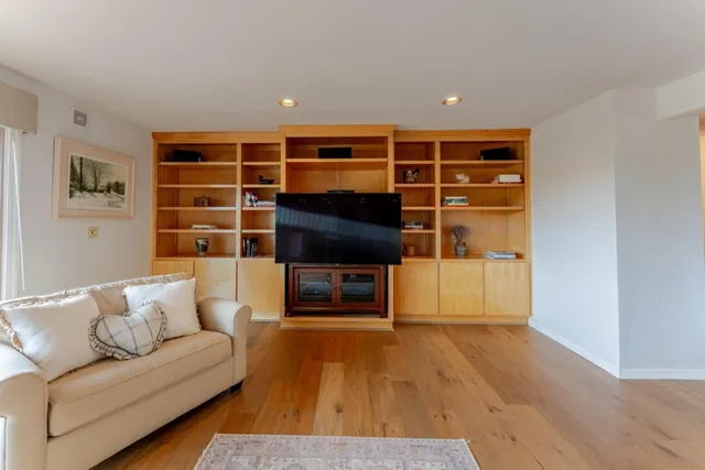 $1,599,999 | 475 Brown Road, San Juan Bautista, CA 95045