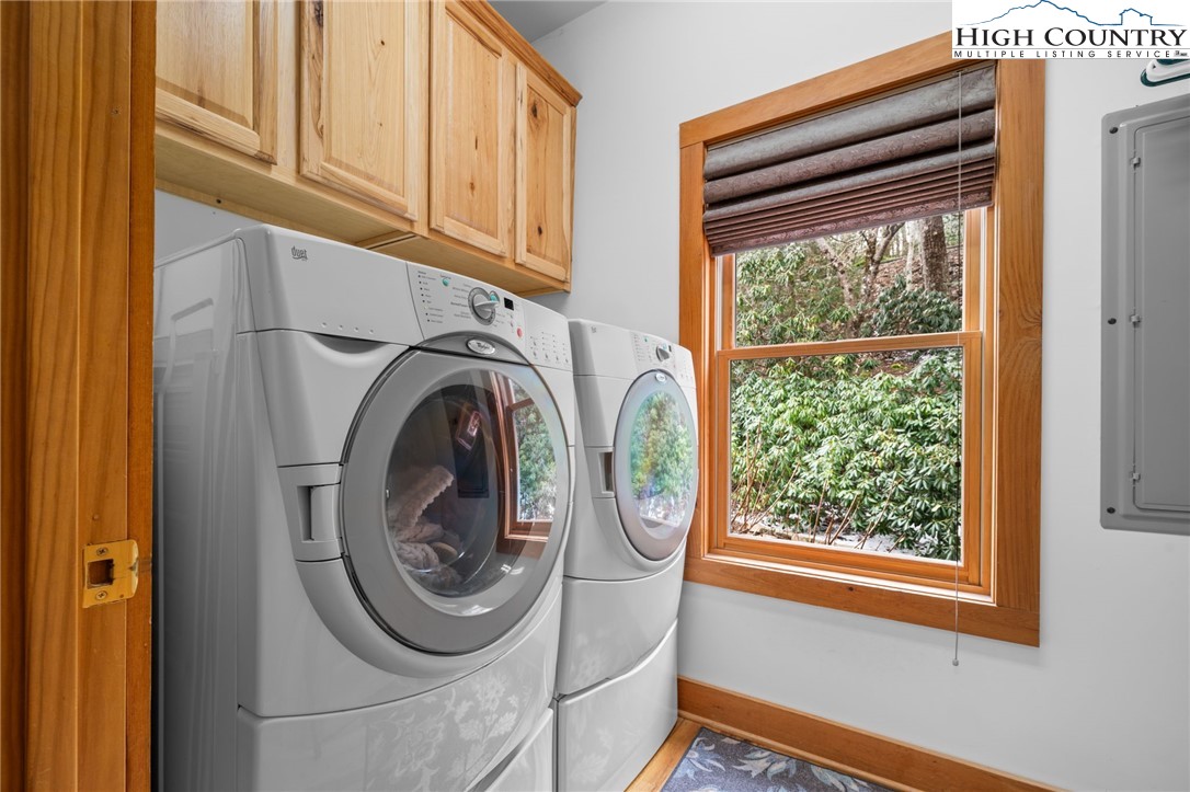 1690 Evergreen Drive Boone, NC 28607 - Photo 39 of 47 a utility room with dryer and washer