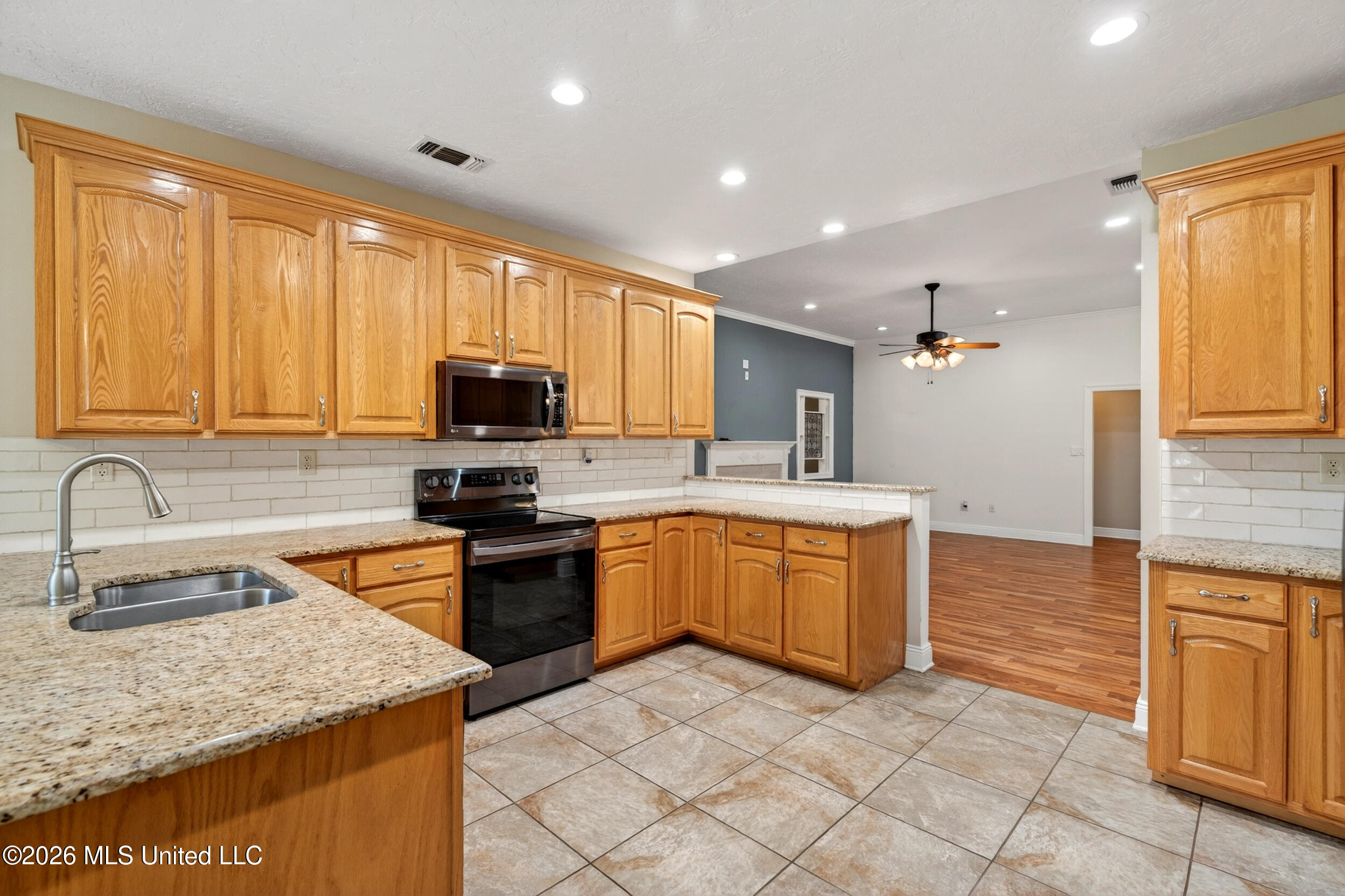 17 JM Carnell Road Poplarville, MS 39470 - Photo 18 of 65 18_18_kitchen