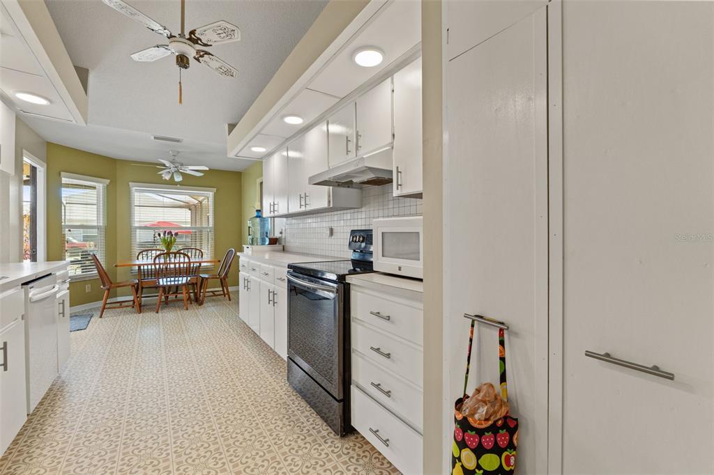 206 Rusk Circle Spring Hill, FL 34606 - Photo 19 of 54