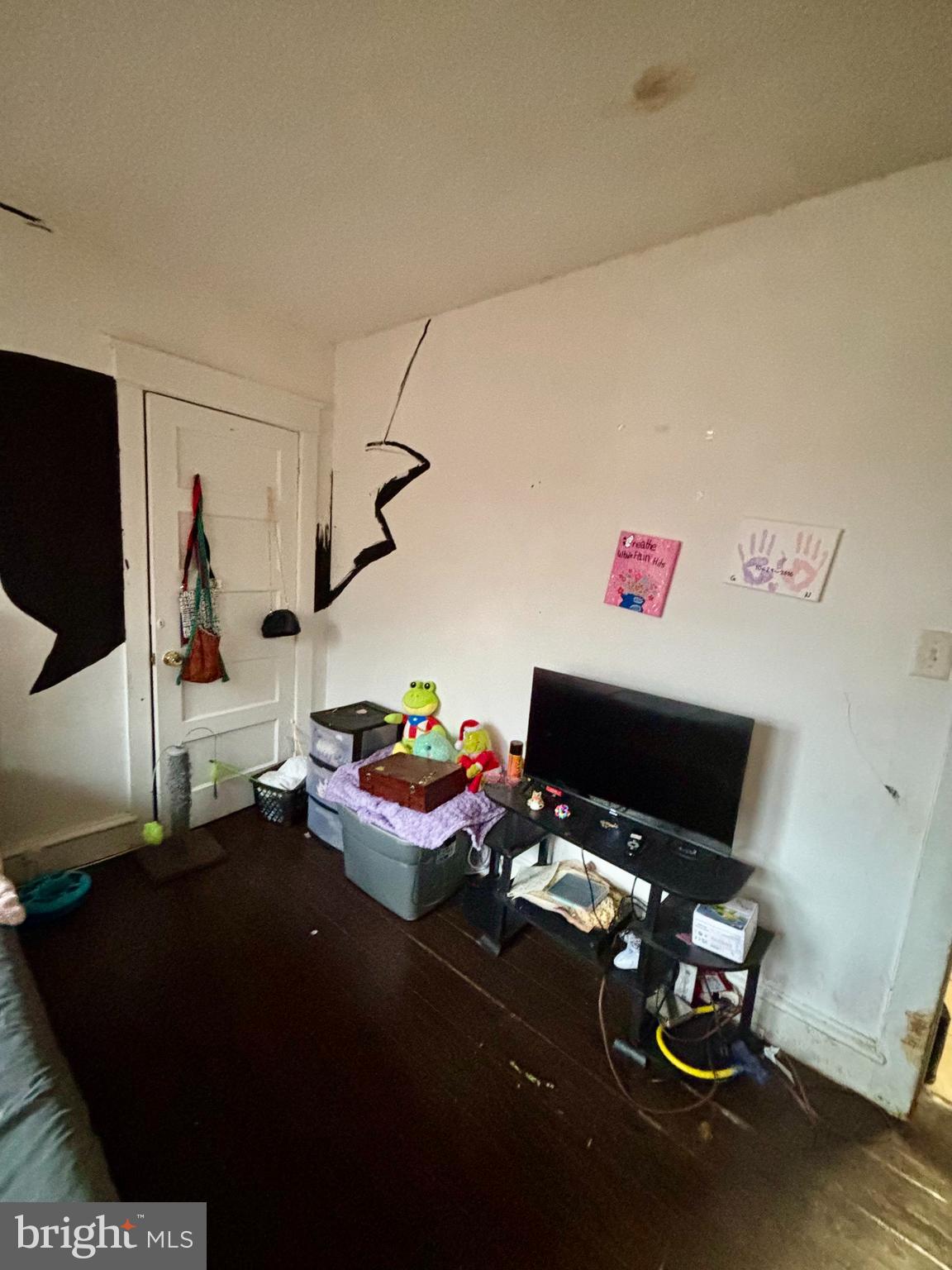 2535 Lindsay Street Chester, PA 19013 - Photo 17 of 22 a living room with furniture