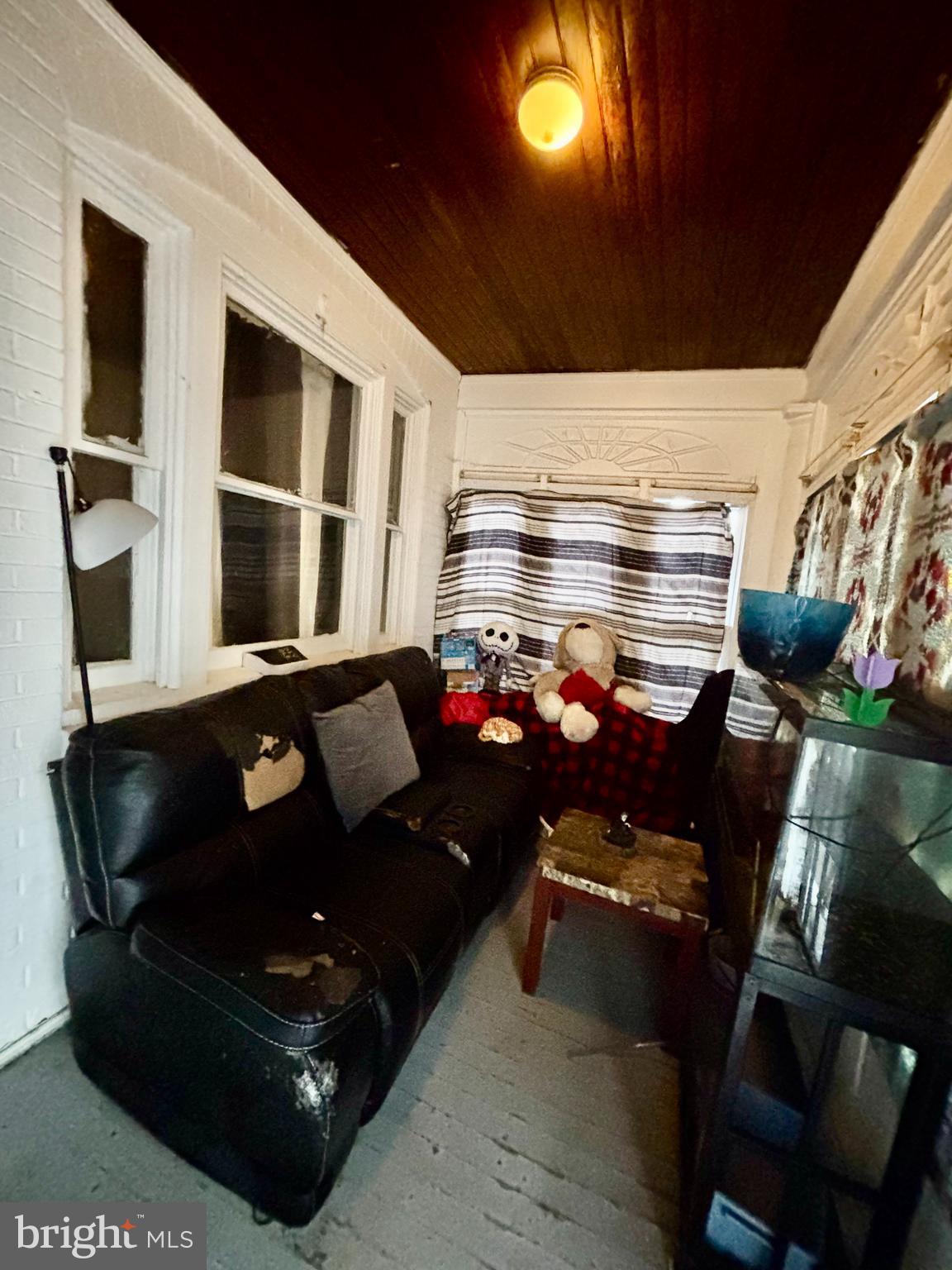 2535 Lindsay Street Chester, PA 19013 - Photo 4 of 22 a living room with furniture