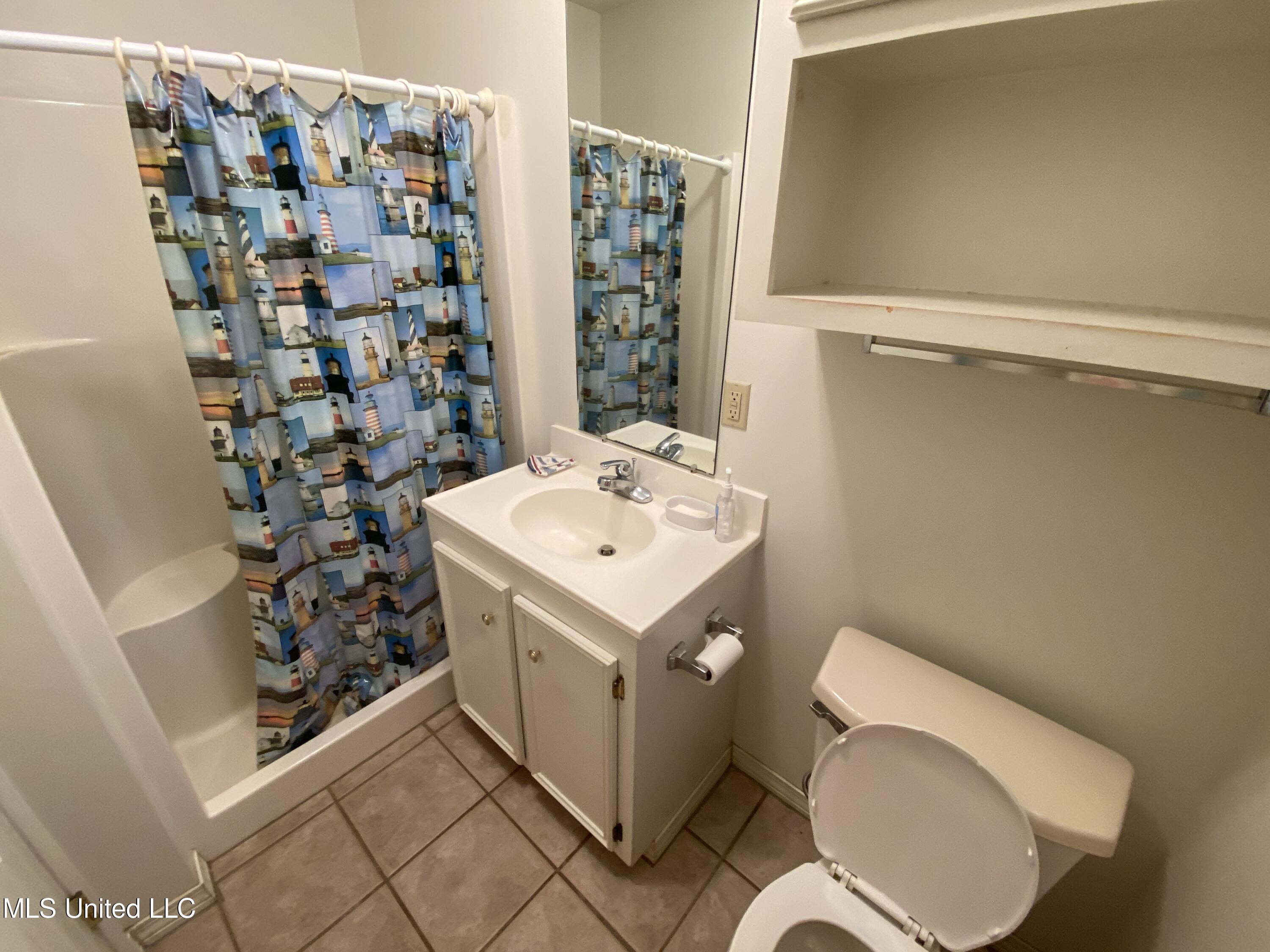 622 Concord Road Pelahatchie, MS 39145 - Photo 14 of 50 622 Concord full bath off laundry room