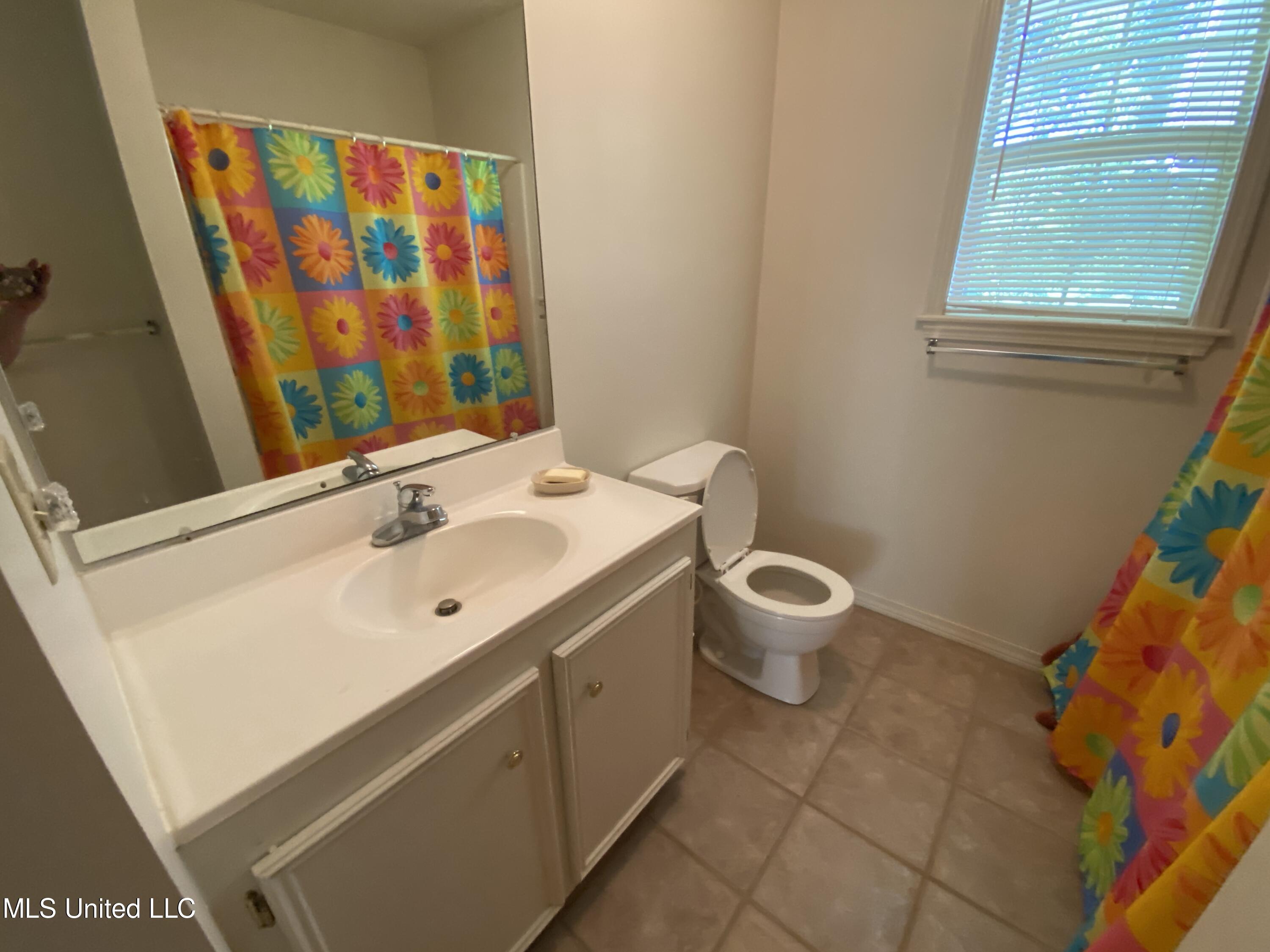 622 Concord Road Pelahatchie, MS 39145 - Photo 28 of 50 622 Concord hall bath