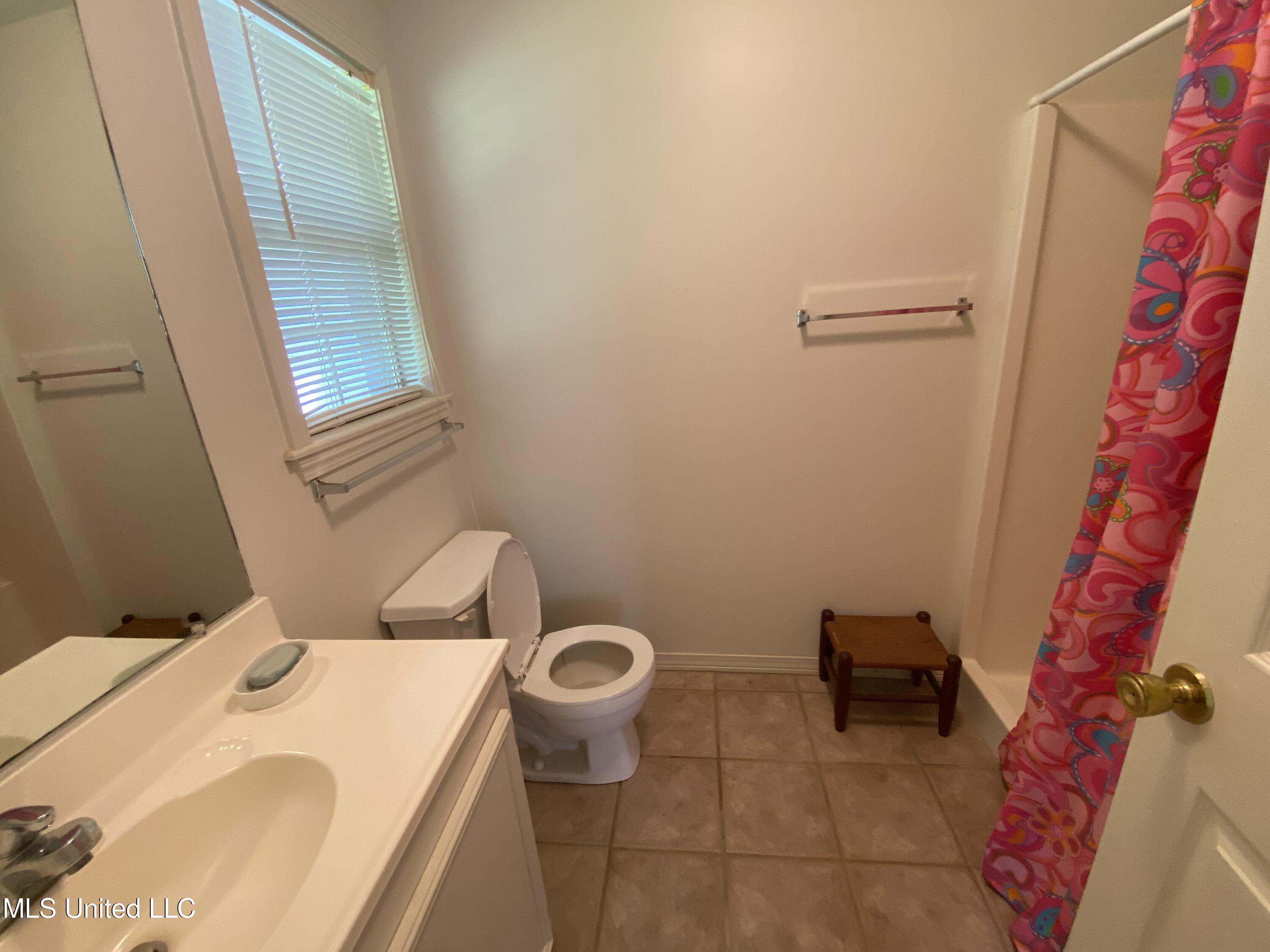622 Concord Road Pelahatchie, MS 39145 - Photo 38 of 50 622 Concord master bath 3