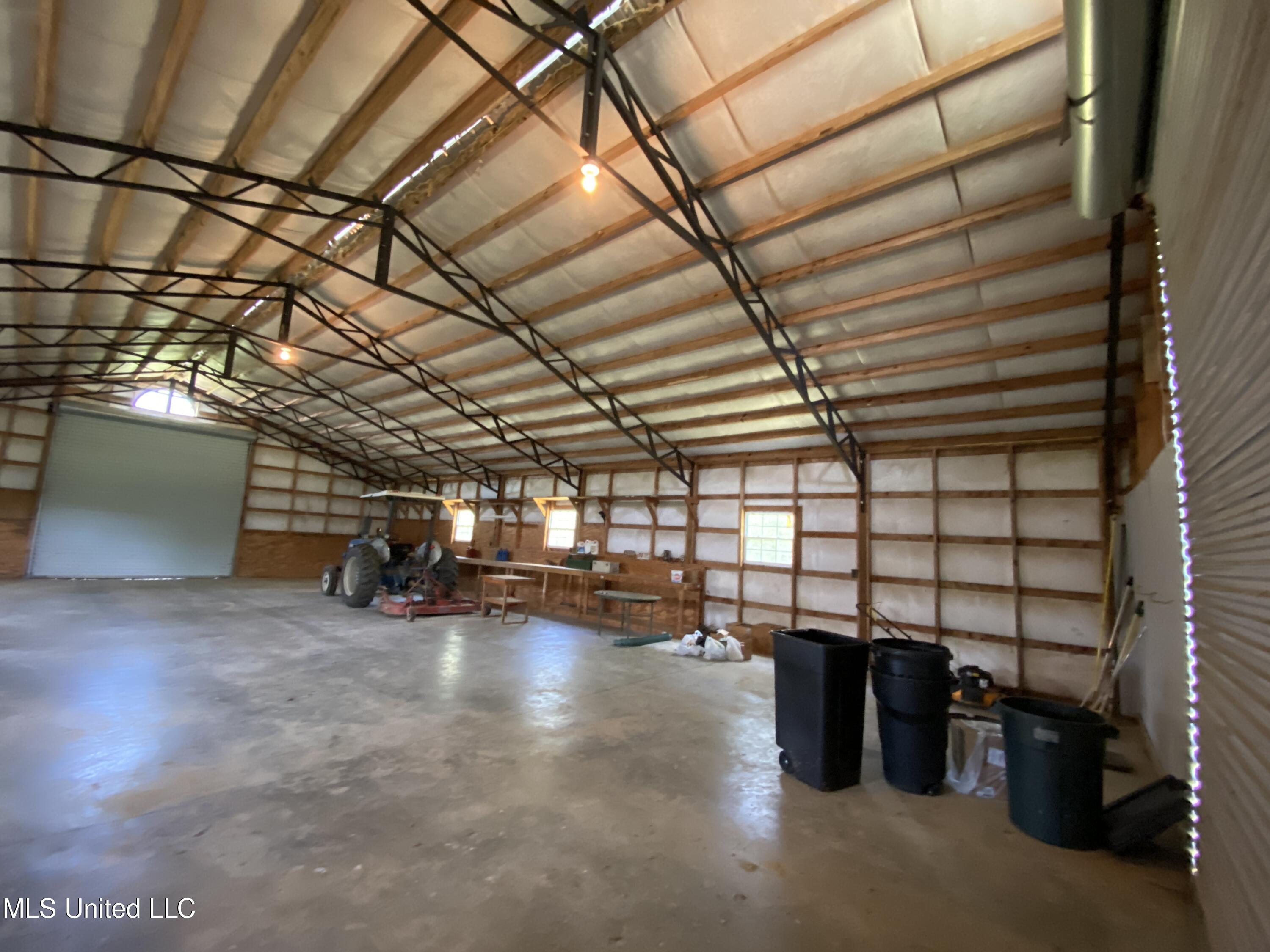 622 Concord Road Pelahatchie, MS 39145 - Photo 44 of 50 622 Concord shop to right