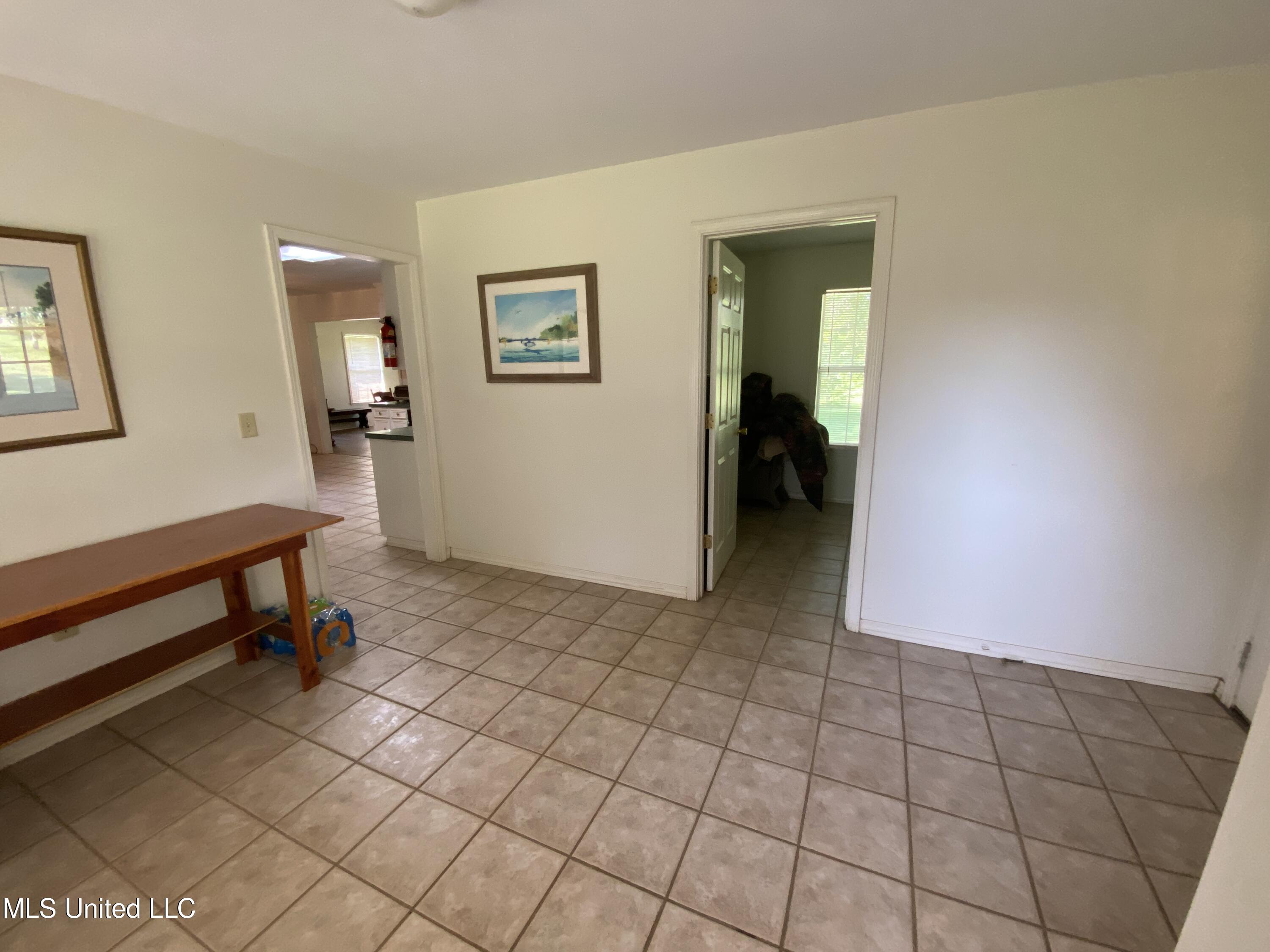 622 Concord Road Pelahatchie, MS 39145 - Photo 10 of 50 622 Concord utility room from frnt doorJ