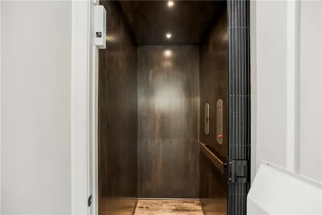 $2,250,000 | 14713 Ash Street, Leawood, KS 66224