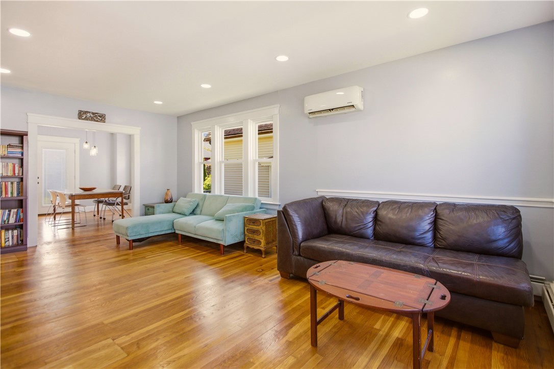 18 Harding Avenue Cranston, RI 02905 - Photo 8 of 33