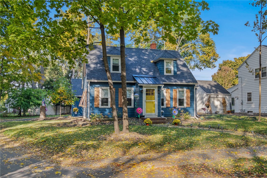 4 Westbourne Road Irondequoit, NY 14617 - Photo 1 of 1 The front view - new roof too!