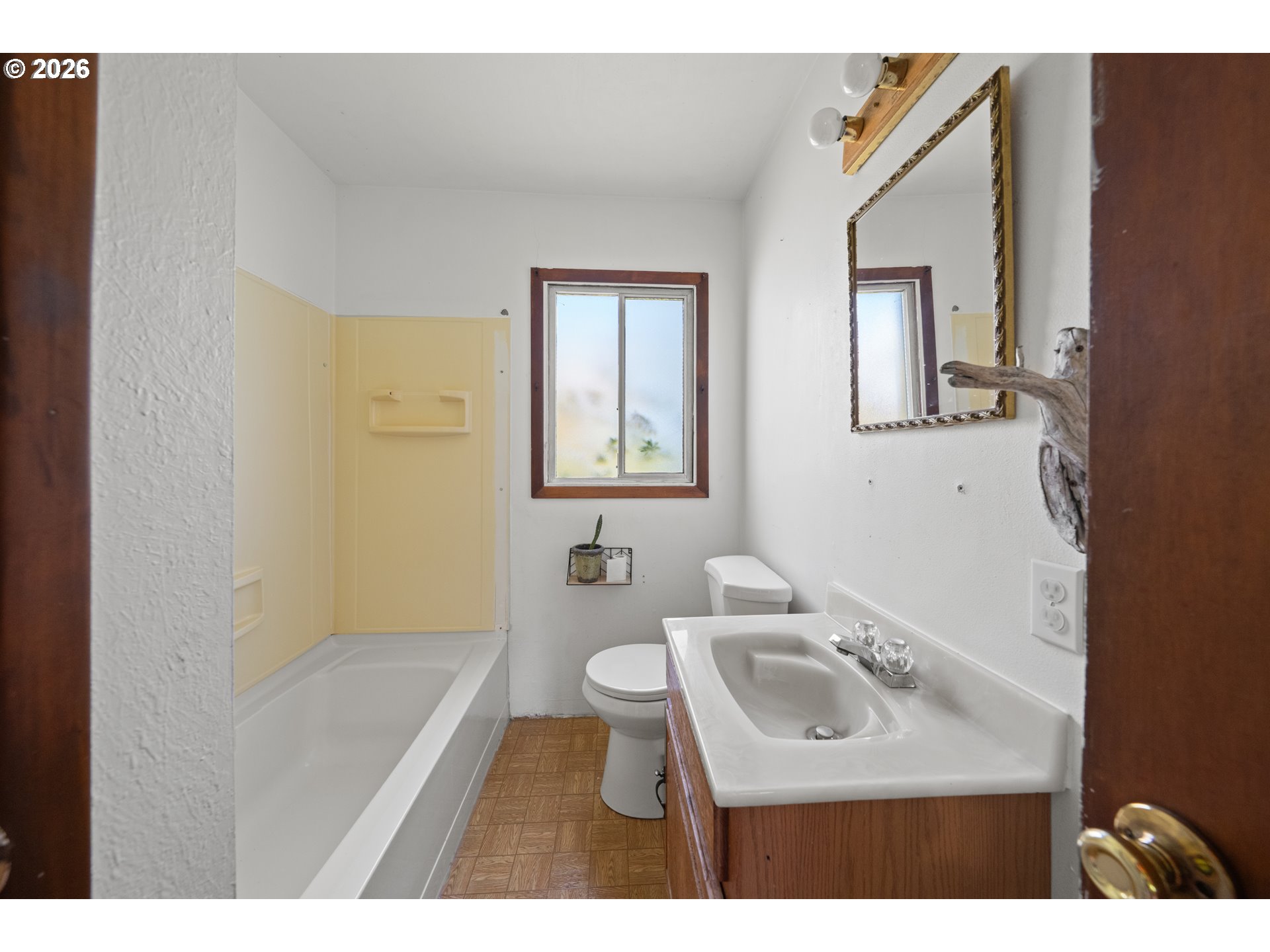 422 2nd Avenue Riddle, OR 97469 - Photo 29 of 46 Bathroom