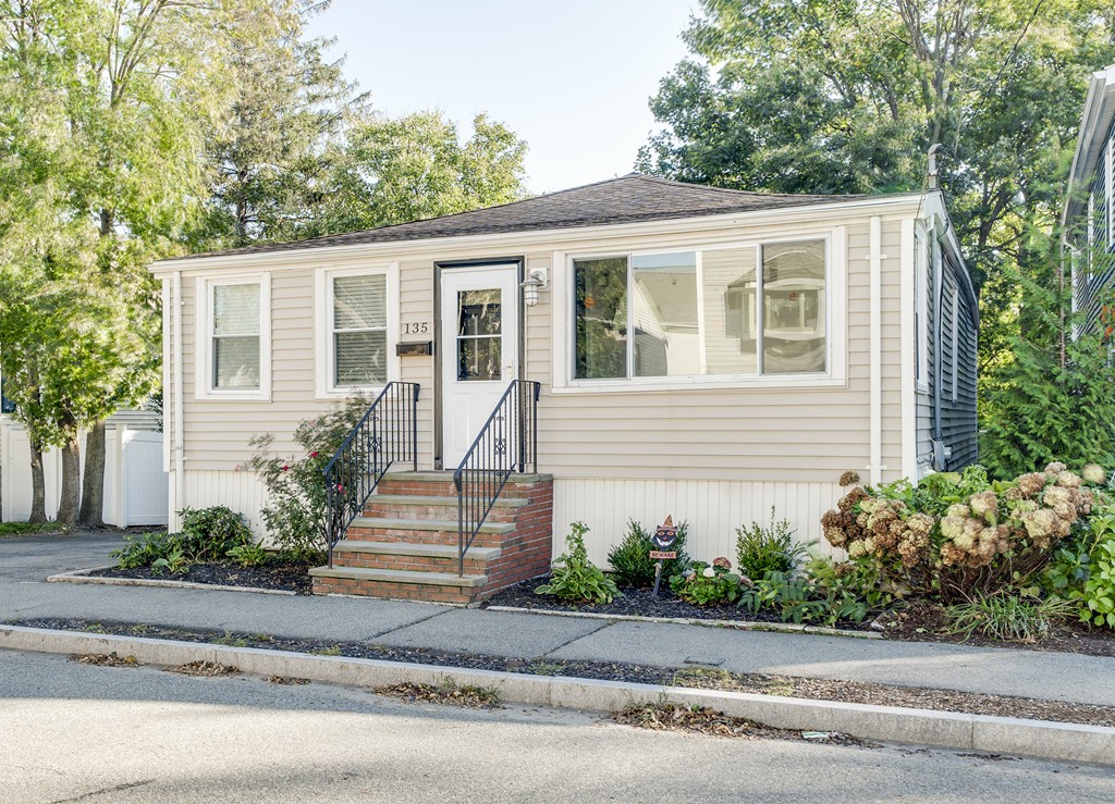 135 Darrow Street Quincy, MA 02169 - Photo 1 of 17