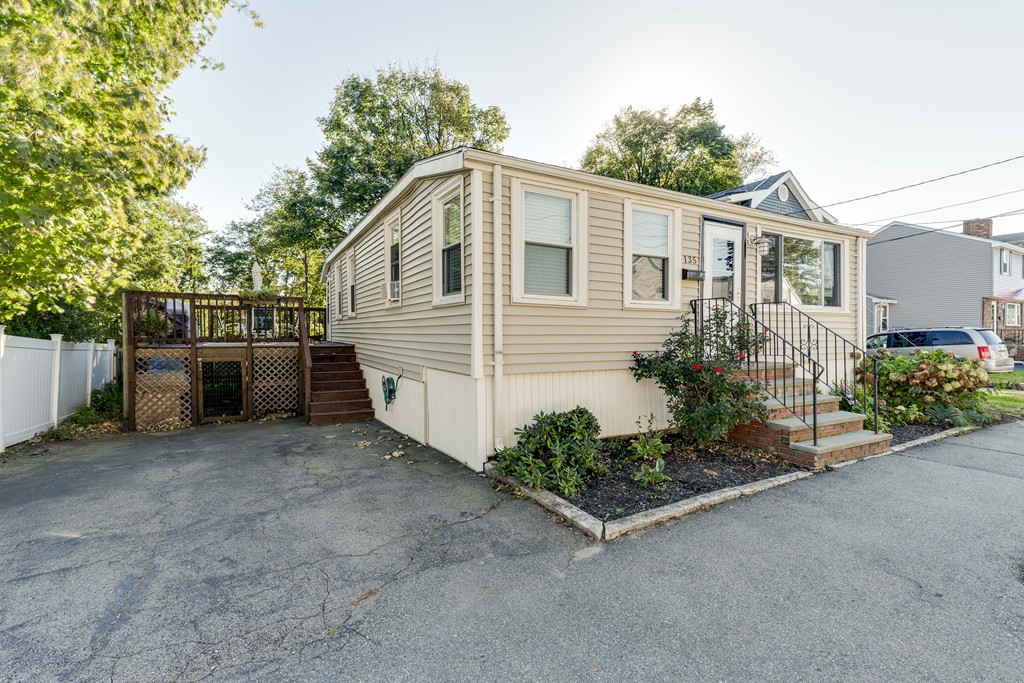 135 Darrow Street Quincy, MA 02169 - Photo 2 of 17