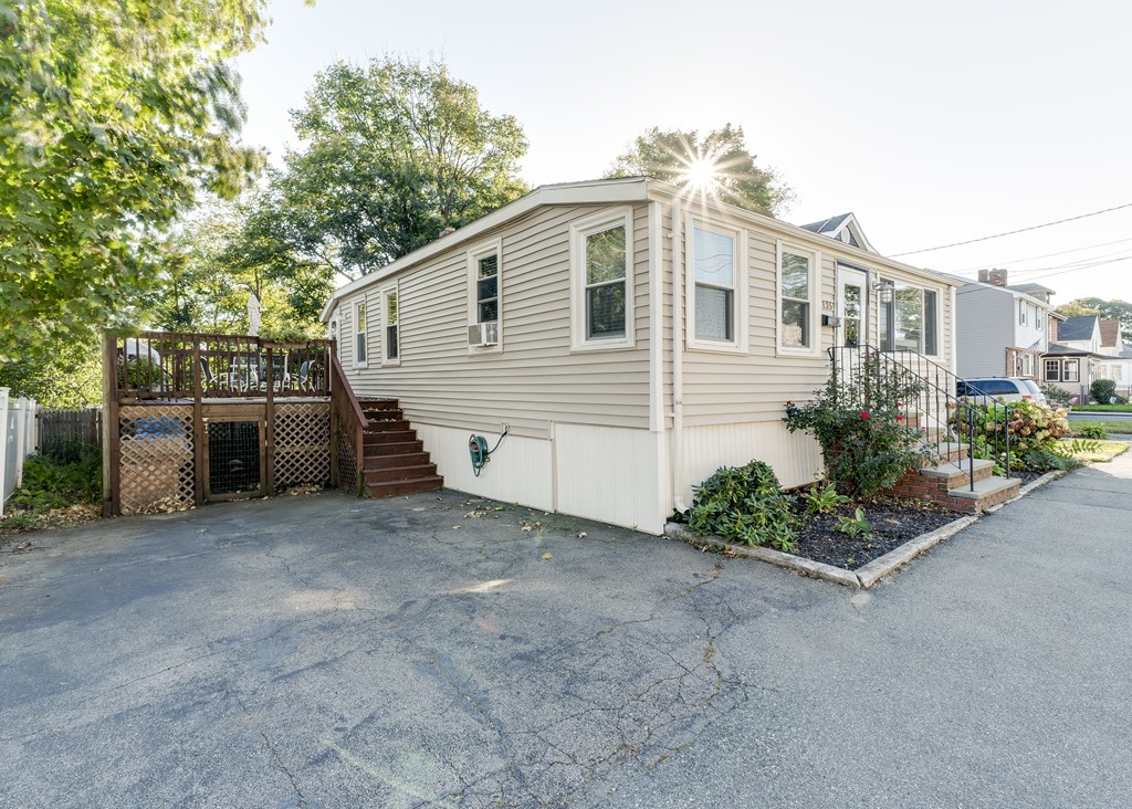 135 Darrow Street Quincy, MA 02169 - Photo 3 of 17