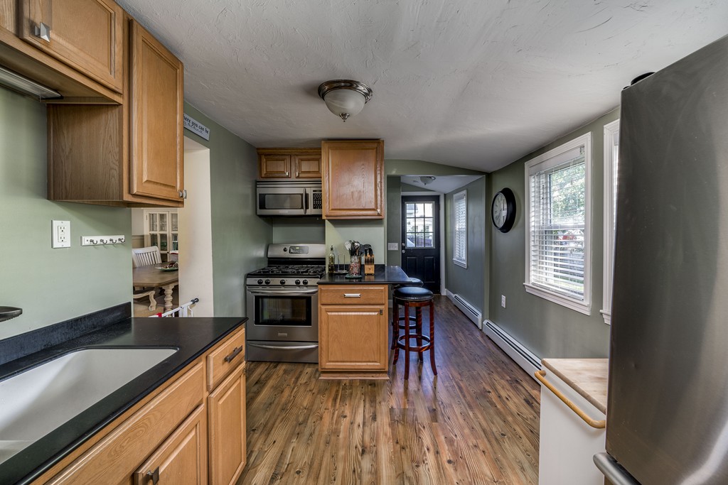 135 Darrow Street Quincy, MA 02169 - Photo 8 of 17