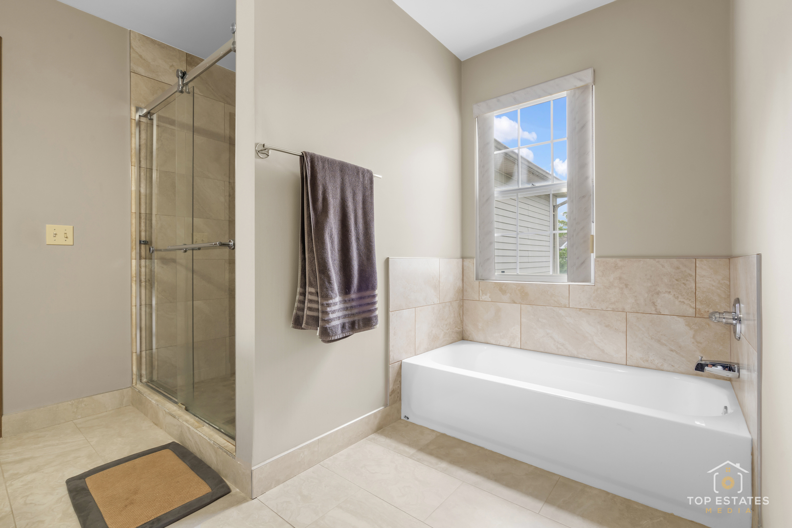 951 Viewpoint Drive, Unit 951 Lake In The Hills, IL 60156 - Photo 17 of 21