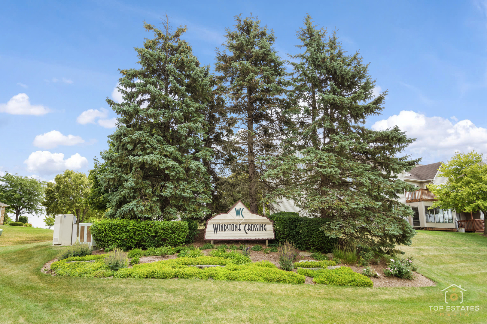 951 Viewpoint Drive, Unit 951 Lake In The Hills, IL 60156 - Photo 2 of 21