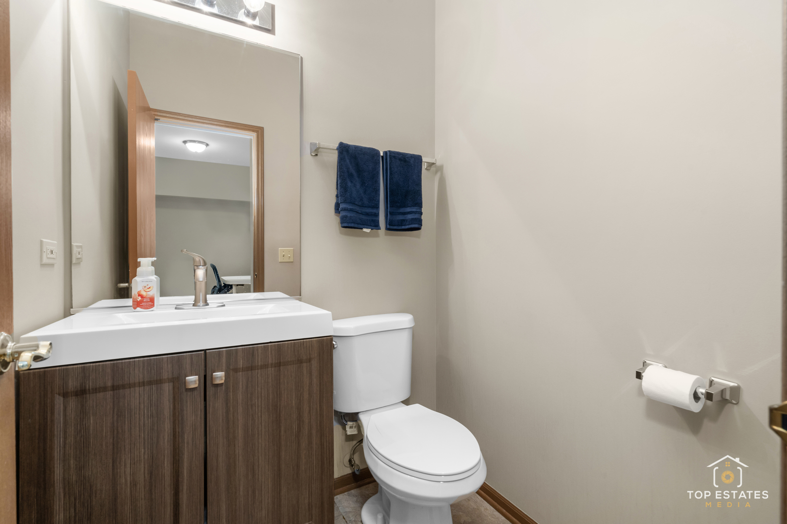 951 Viewpoint Drive, Unit 951 Lake In The Hills, IL 60156 - Photo 9 of 21